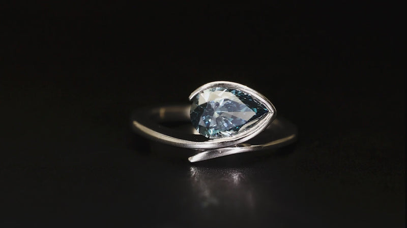360° View | Vivid Blue Pear Cut Lab Grown Diamond Ring – Solitaire – Half Bezel Twist Setting – Woofora