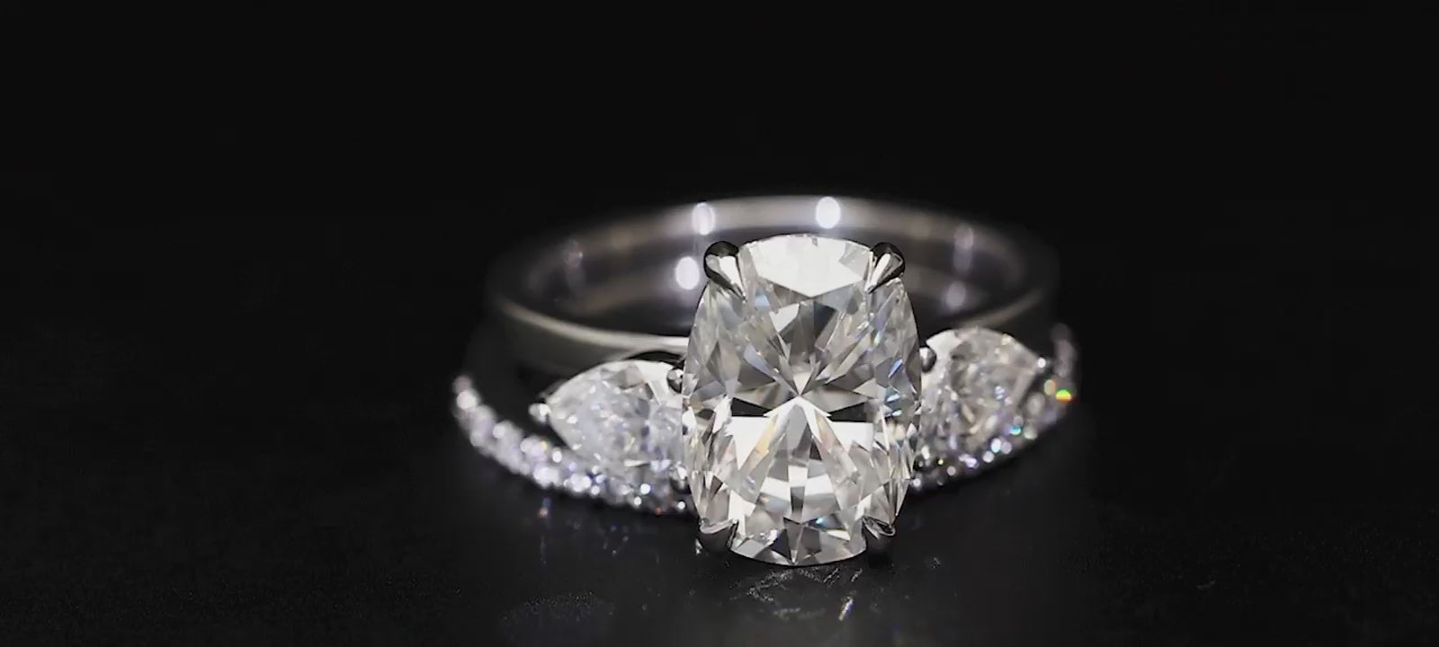 360° View | Eternal Romance Bridal Set–Elongated Cushion & Pear Radiance– Woofora